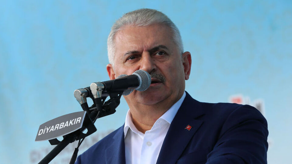 "Halk sokağa inerse siz kaçacak delik arayacaksınız"