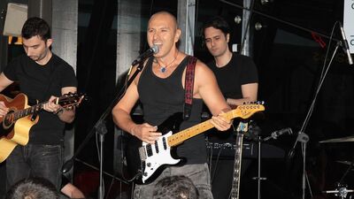 Demirkan'ın konserinde oryantal dans yarışması