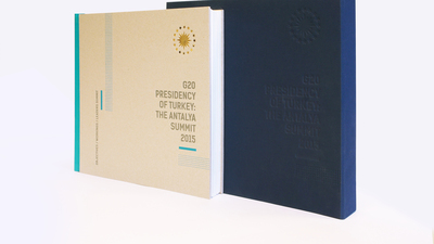 Cumhurbaşkanı Erdoğan'dan liderlere "G20 Antalya Zirvesi" kitabı