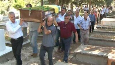 62 yıl sonra eşinin yanına defnedildi