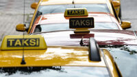 Taksiciler uzun kuyruk oluşturdu!
