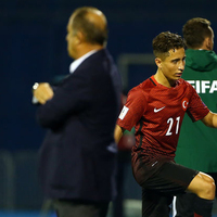 "Oyundan çıkarın hocam"