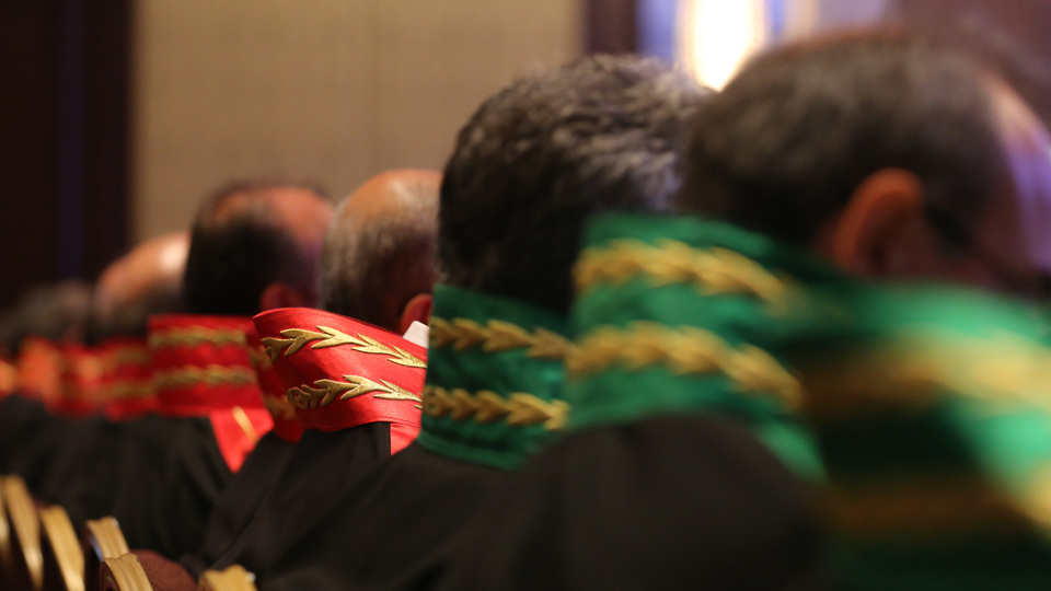 Meslekten ihraç edilen hakimler yargılanıyor