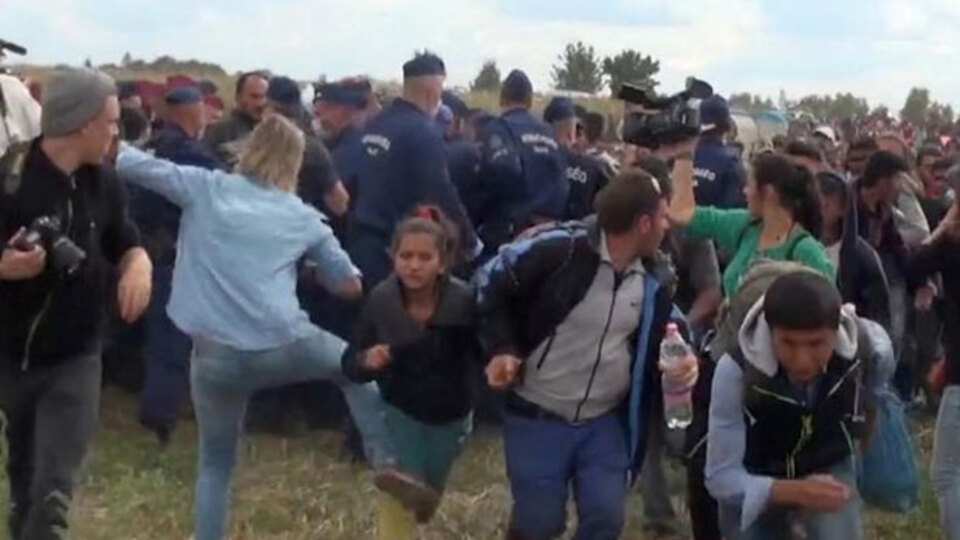 Sığınmacıya tekme atarken görüntülenmişti!