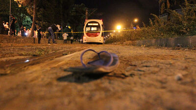 Tramvayın altında kalan genç öldü