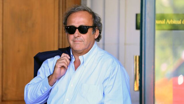 FIFA'dan Platini'ye izin!