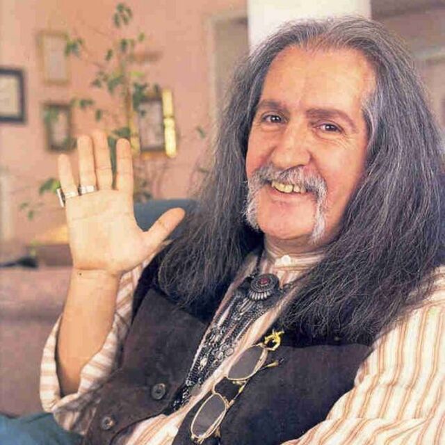 "Barış Manço bana platonik aşıktı"