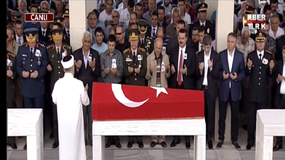 Fırat Kalkanı şehidine veda
