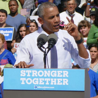 Obama'dan Clinton'a övgü, Trump'a eleştiri