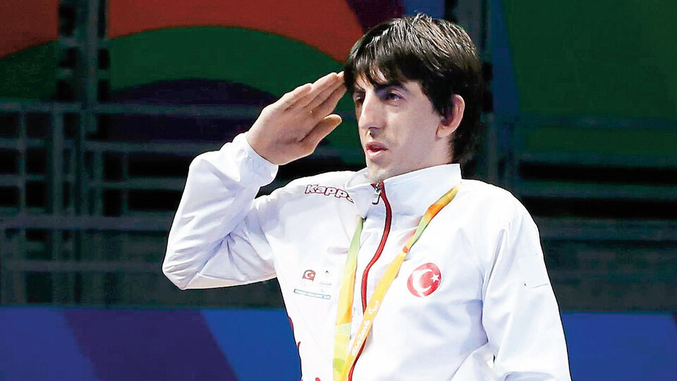 'Engellerimi sporla aştım'