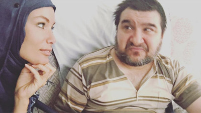 Ünlü oyuncudan türbanlı paylaşım