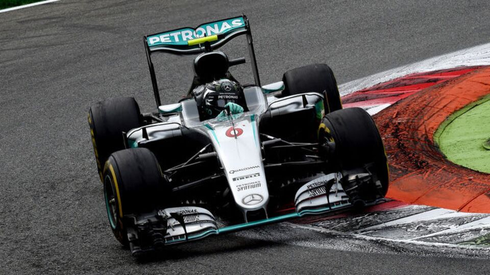 Singapur'da pole pozisyonu Rosberg'in