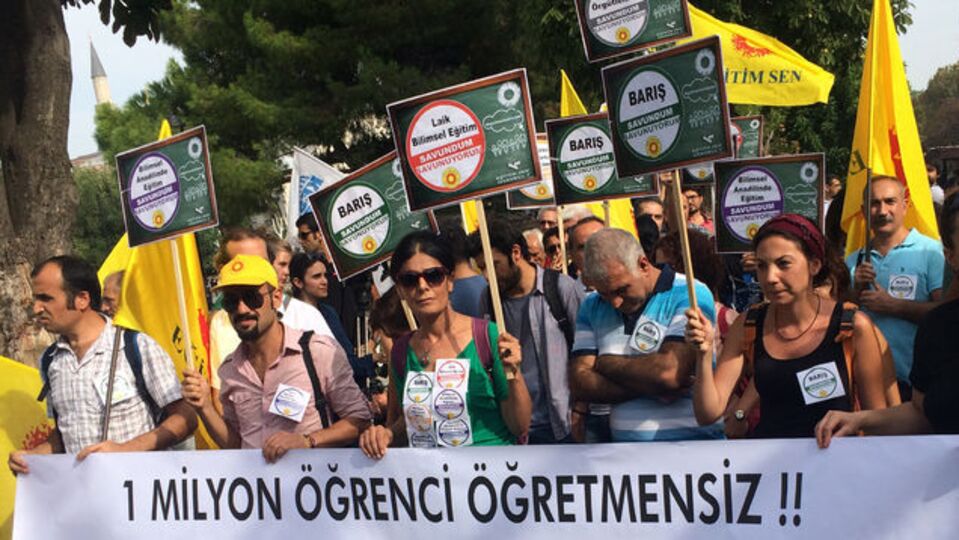 KESK açığa alınan öğretmenler için eylem yaptı
