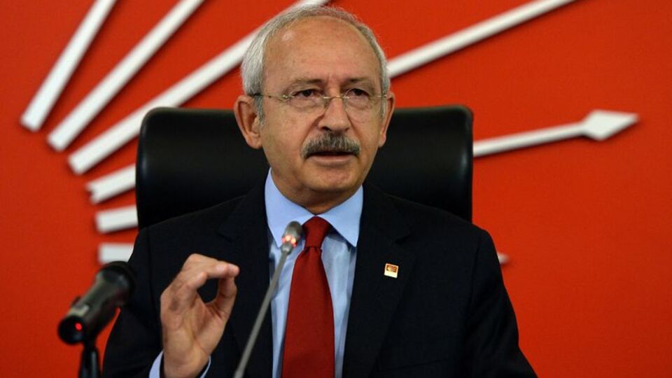 "FETÖ'cü Adil Öksüz neden yakalanmıyor?"