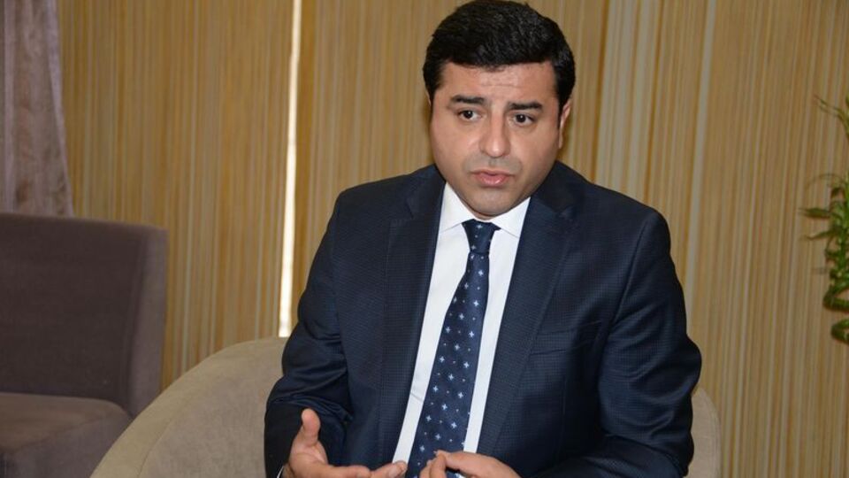 Demirtaş: Asker ve polis silah bıraksın demiyoruz