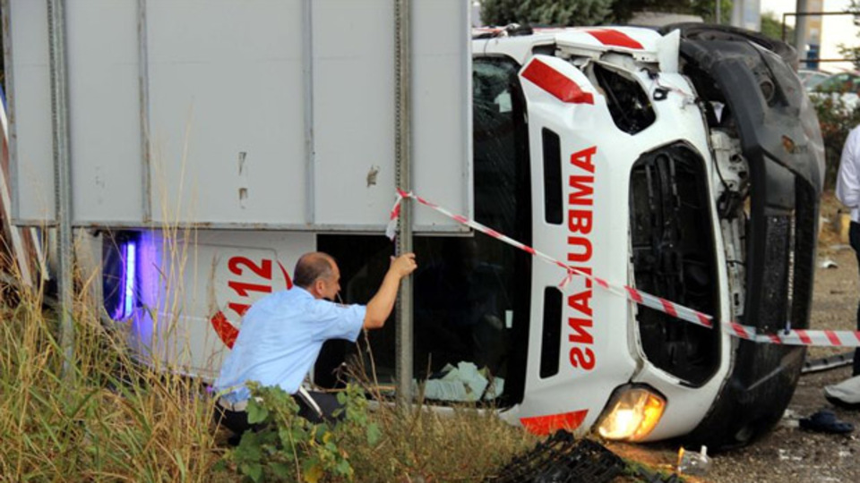 Tekirdağ'da ambulans devrildi