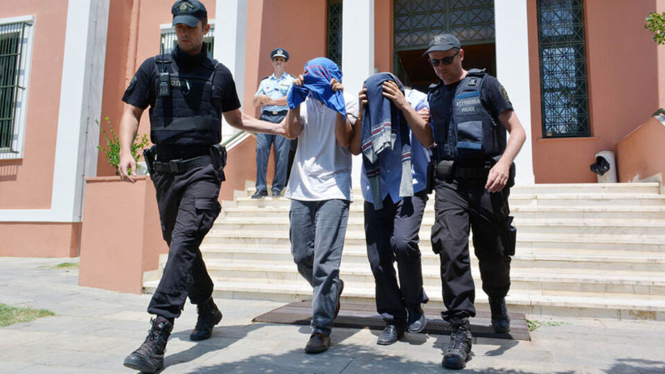 Yunanistan'dan darbecilere ret
