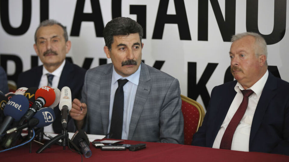 MHP'de 3 yeni ihraç daha!