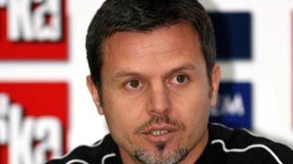 Müzik kariyerine başladı