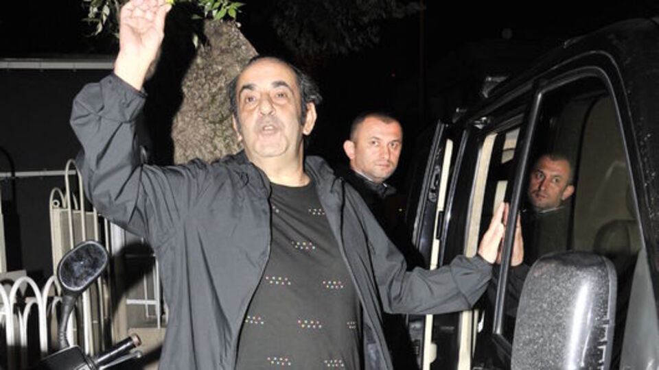 Ünlü sanatçı kanseri yendiğini açıkladı!