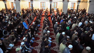 Cuma namazı saat kaçta?