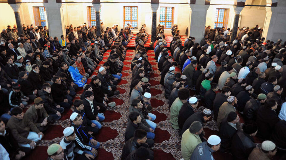 Cuma namazı saat kaçta?