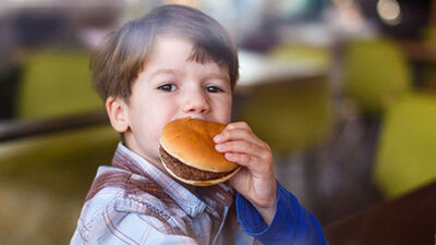 Çocukları obeziteden nasıl koruruz?