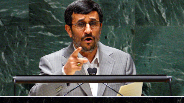 Ahmedinejad Hamaney'in tavsiyesine uydu, aday olmayacağını açıkladı