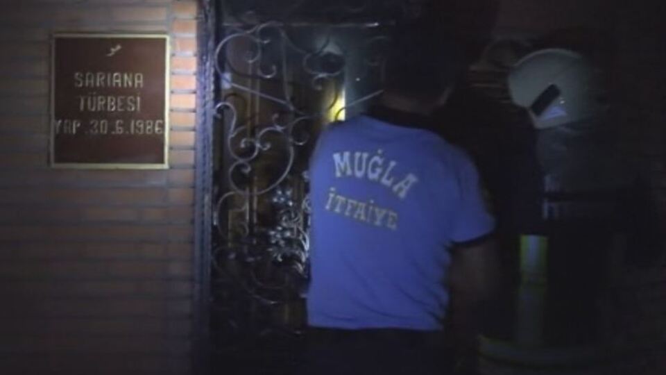 Marmaris'te asırlık türbe kundaklandı!