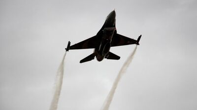 Çişini yapan pilot, kemeri sıkışınca F-16'yı düşürmüş!