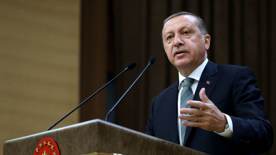 "Birileri Lozan'ı 'zafer' diye yutturmaya çalıştı"