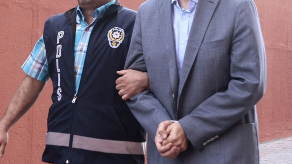 Ünlü baklavacı FETÖ imamı olduğu iddiasıyla gözaltına alındı