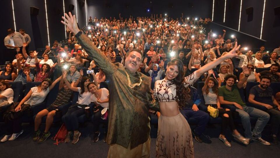 İzmir'de eğlenceli gösterim