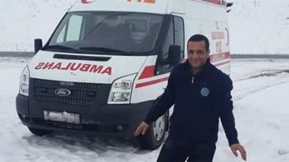 O ambulans şoförü kurtarılamadı!