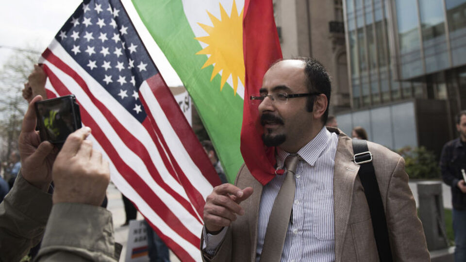 FETÖ'nün 3 firarisine yakalama kararı