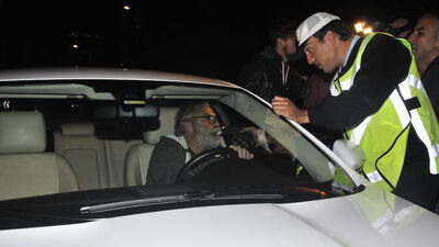 Haluk Bilginer alkol kontrolünde