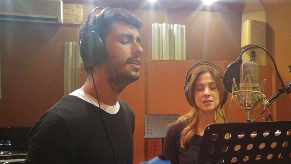 Filmin şarkısı oyunculara emanet