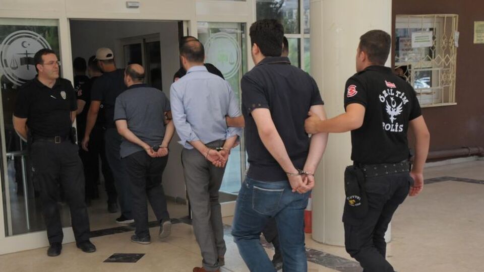 60 komiser emniyetteki ve bölgelerindeki bilgileri 7 imama aktarmış