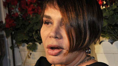 Sezen Aksu'nun Gülümse şarkısı davalık oldu