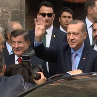 Erdoğan cuma namazını Davutoğlu ile birlikte kıldı