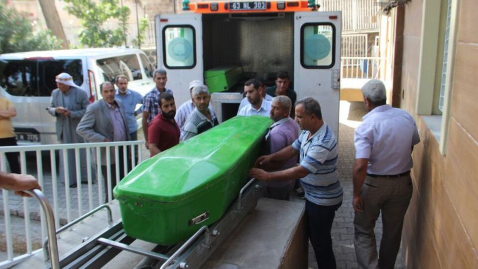 Bunalıma giren genç kızın korkunç intiharı