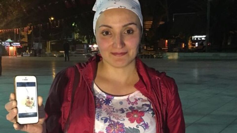 Durakta bulup sosyal medyadan paylaşmışlardı!