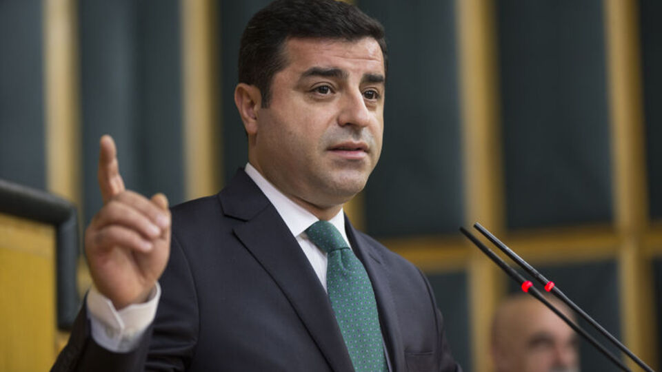 "Devlet Bahçeli'ye başkan ol"