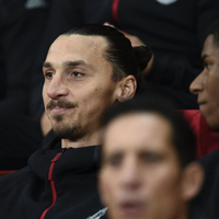 Zlatan yine yaptı yapacağını!