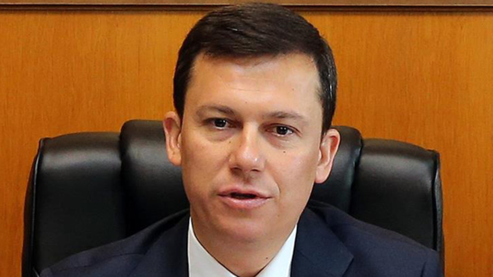 "Görevden uzaklaştırmalarla ilgili çok hassas çalışıyoruz"