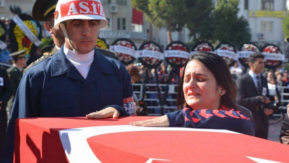 Kahraman yüzbaşı ve uzman çavuş toprağa verildi!