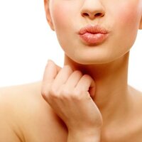 Dolgun dudaklara kavuşmak için...