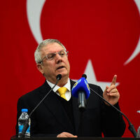 "Beni sokaktaki, medyadaki üç ahlaksız, şerefsiz gönderemez"