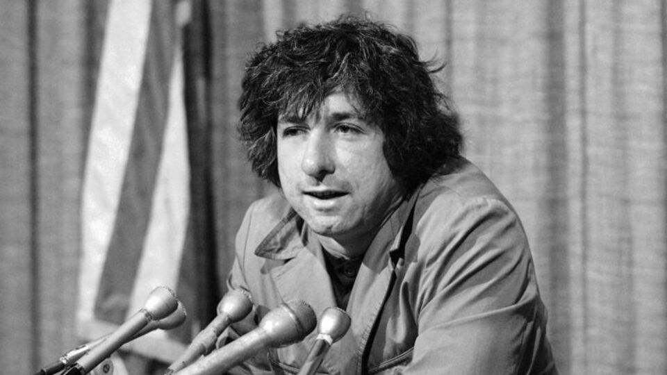 Tom Hayden kimdir?