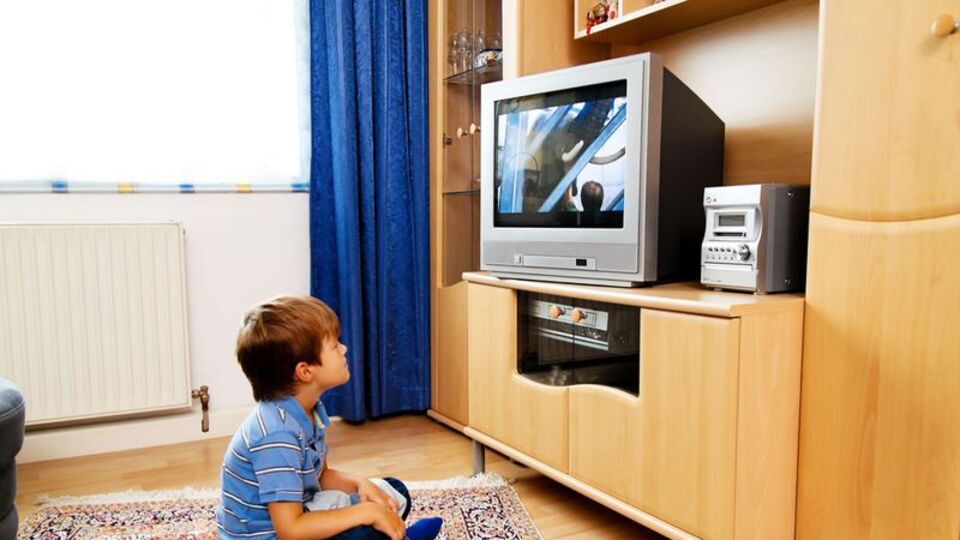 Televizyonu yüksek sesle izleyenler dikkat!